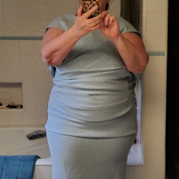 GOWN - Picture 11 of 12